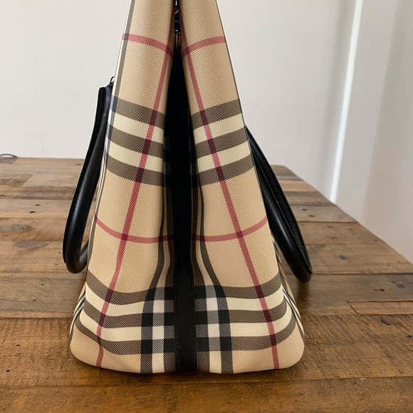 Burberry Tote - Picture 4 of 10
